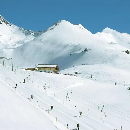 Quiet Flat Near The Mayrhofen Area Apartment Schwendau