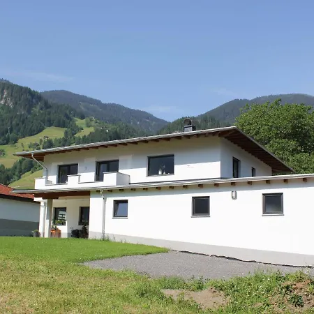 Quiet Flat Near The Mayrhofen Area Apartment